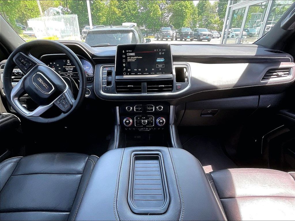2023 GMC Yukon — photo 22