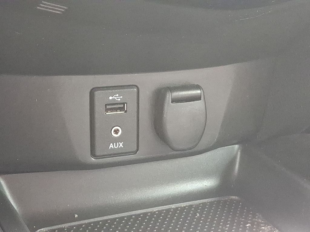 Thumbnail: 2018 Nissan Rogue Sport - 24