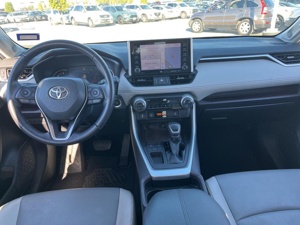 Thumbnail: 2019 Toyota RAV4 - 16