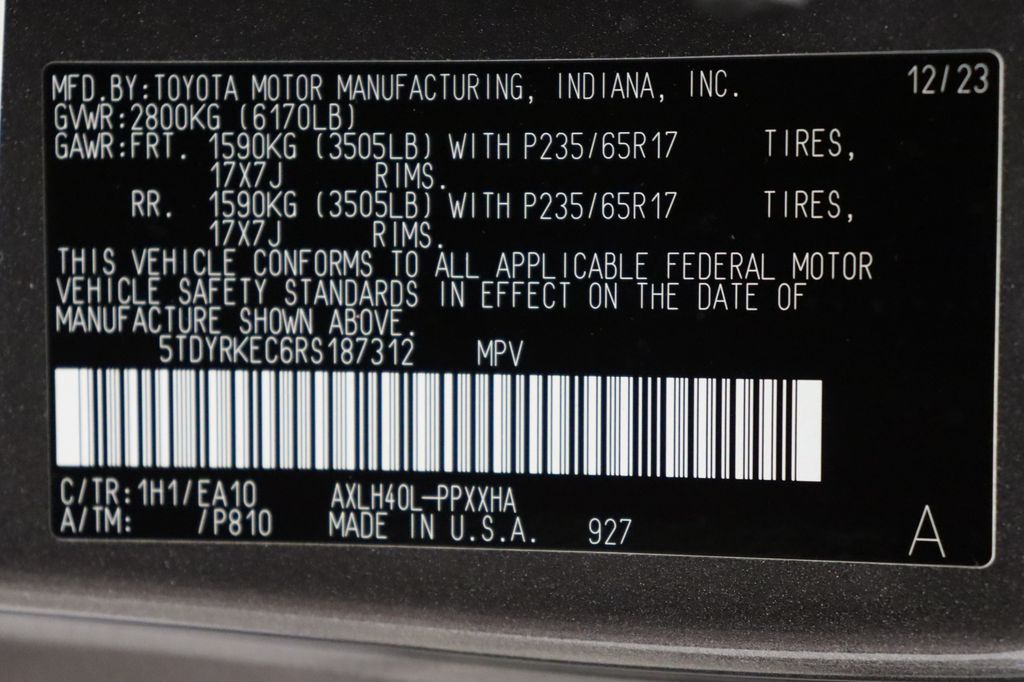 2024 Toyota Sienna XLE 17
