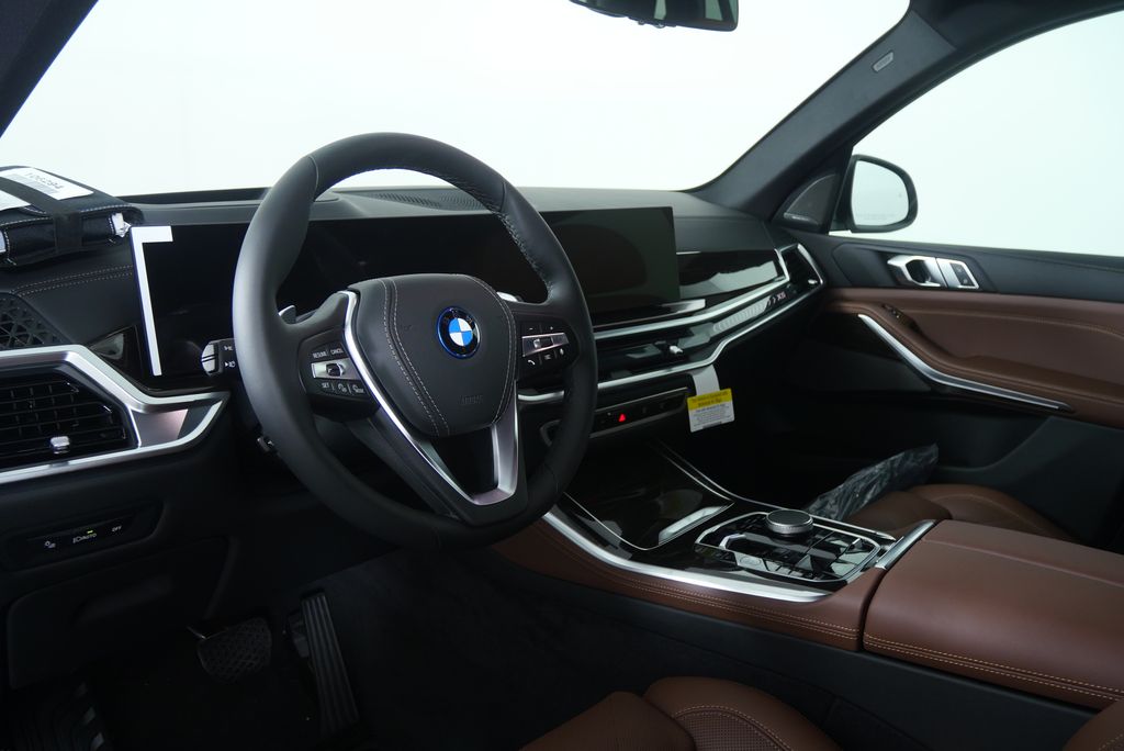 Thumbnail: 2026 BMW X5 - 13