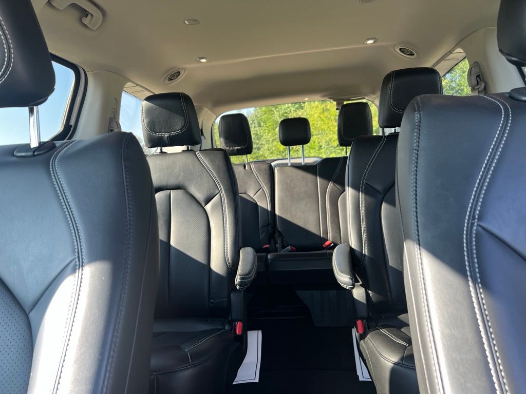 Used 2023 Chrysler Pacifica Van