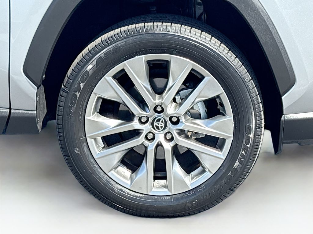 Thumbnail: 2024 Toyota RAV4 - 32