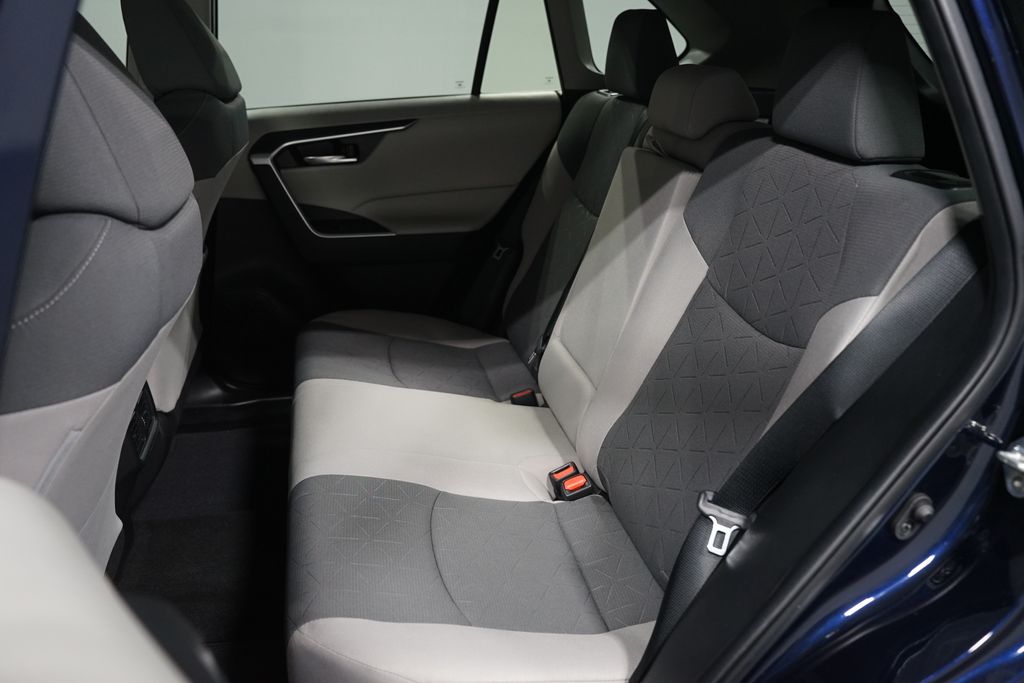 Thumbnail: 2022 Toyota RAV4 - 28