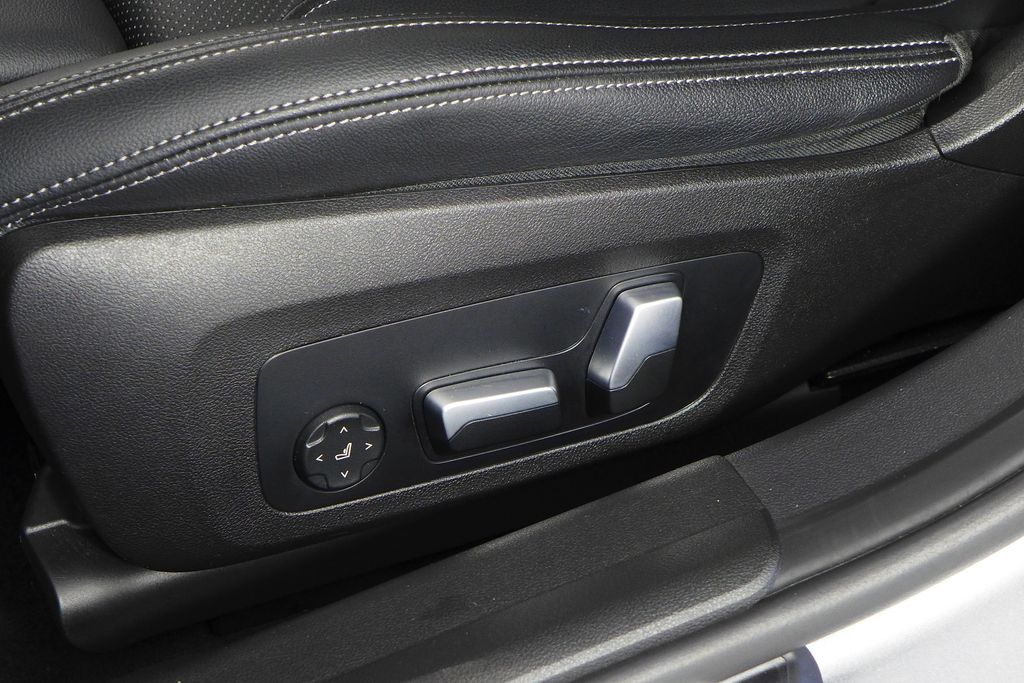 Thumbnail: 2023 BMW 3 Series - 23