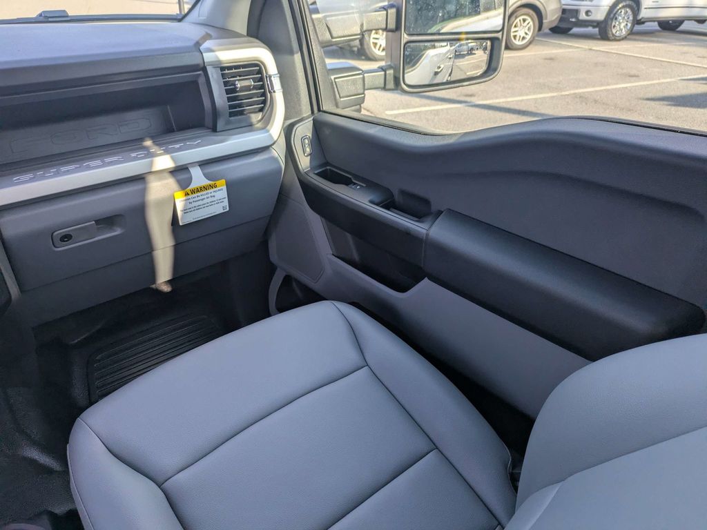 2027 Ford F-250 Super Duty XL