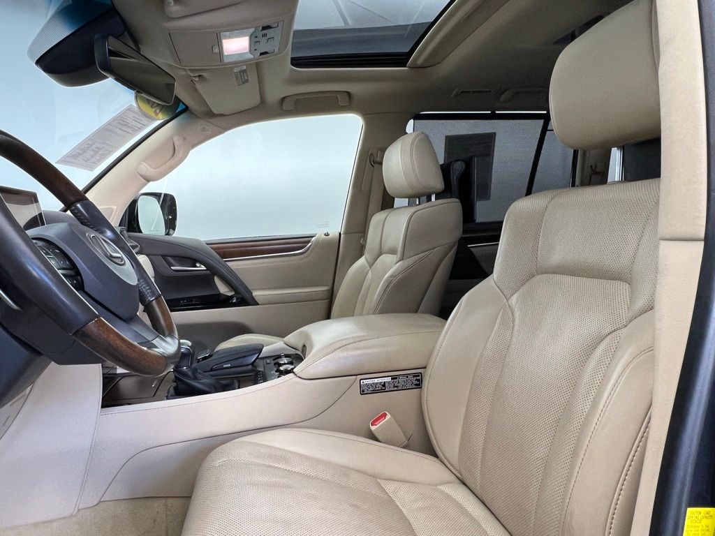 Thumbnail: 2016 Lexus LX - 5