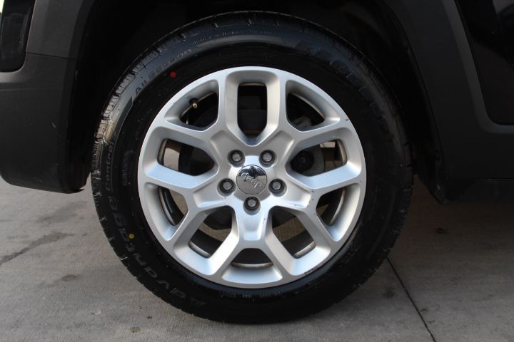 Used Car 2017 Jeep Renegade  Latitude For Sale Under $10,000 In Georgetown, Texas