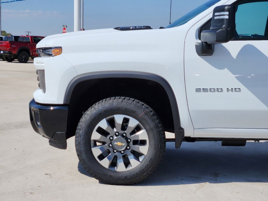 2025 Chevrolet Silverado 2500HD Custom 6