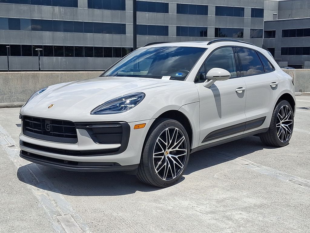 Thumbnail: 2023 Porsche Macan - 1