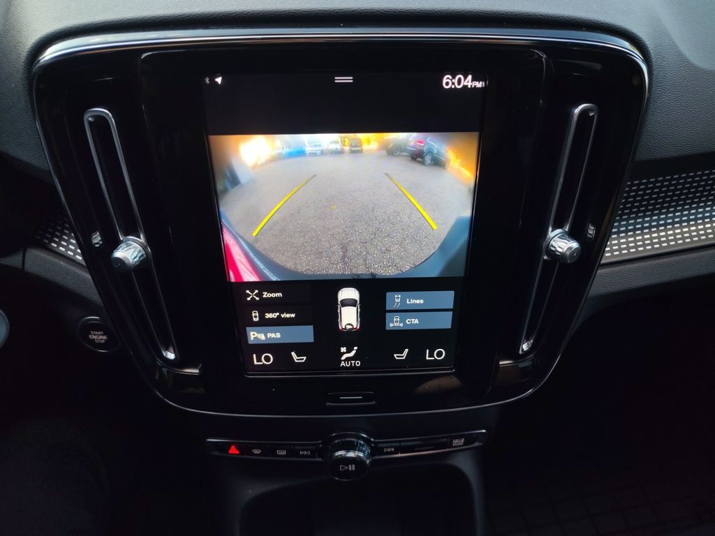 Used Car 2022 Volvo Xc40  R-design For Sale Under $30,000 In Austin, Texas