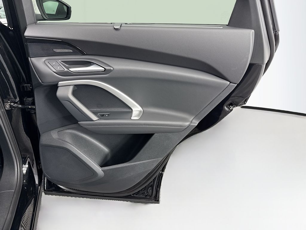 Thumbnail: 2025 Audi Q5 - 27