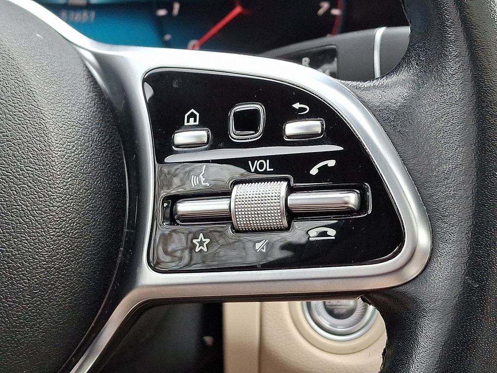 Thumbnail: 2021 Mercedes-Benz C-Class - 22