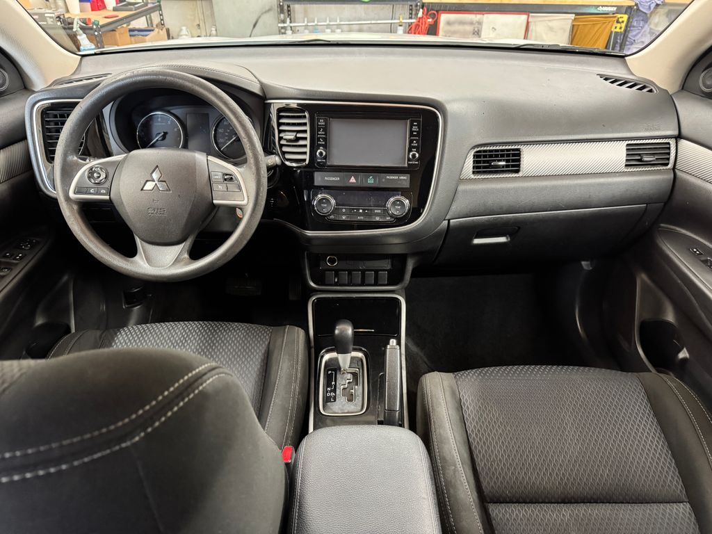 2018 Mitsubishi Outlander ES