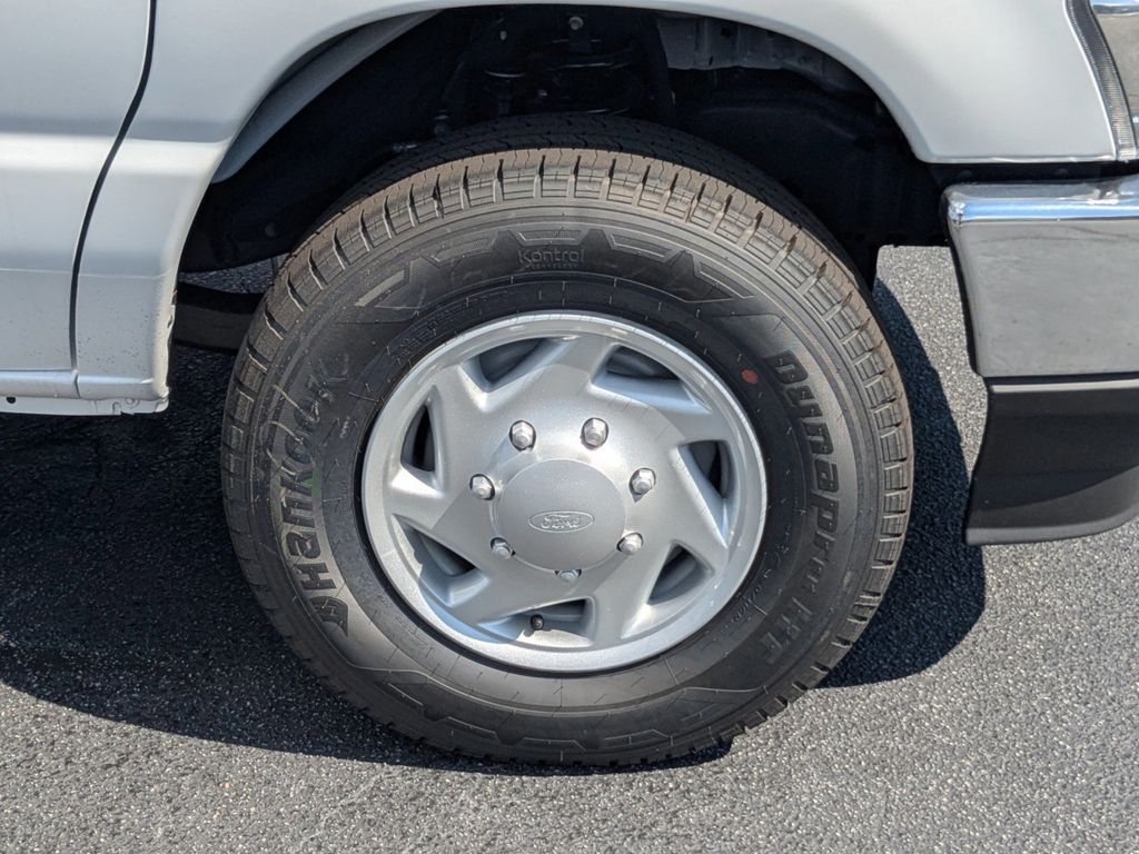 2026 Ford E-350 Cutaway 