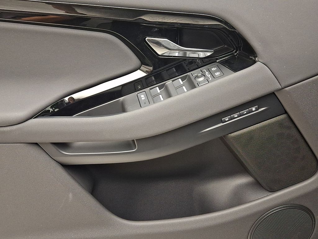 Thumbnail: 2026 Land Rover Range Rover Evoque - 9
