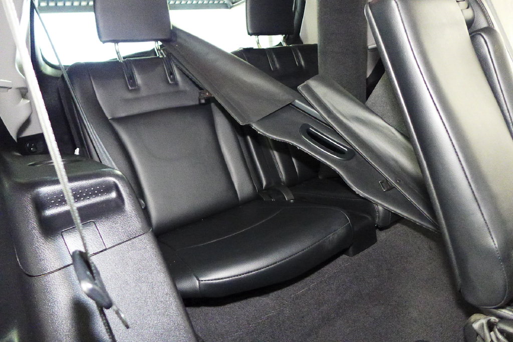 Thumbnail: 2013 Toyota Highlander - 18