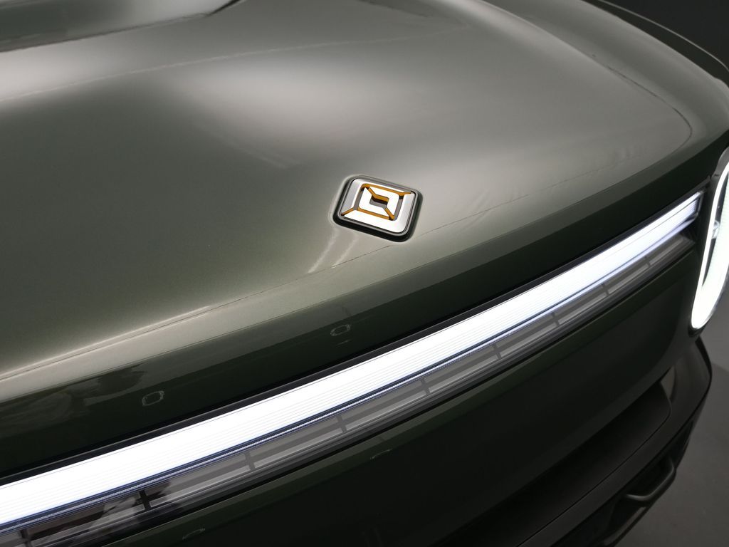 2025 Rivian R1T Ascend