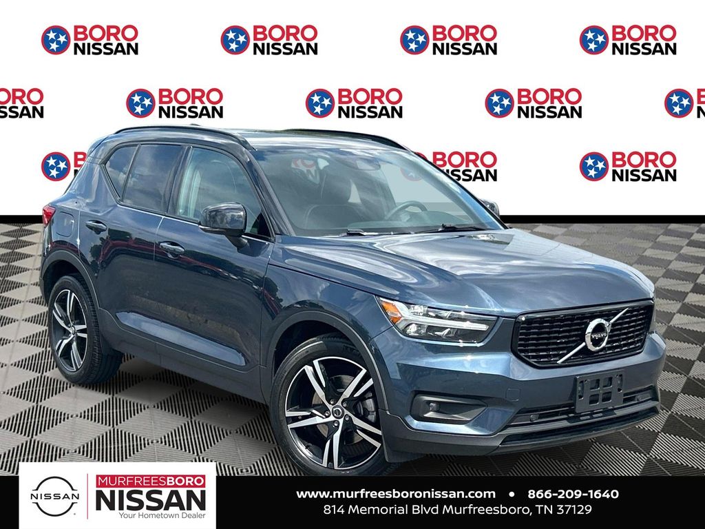 2022 Volvo XC40 T5 R-Design AWD