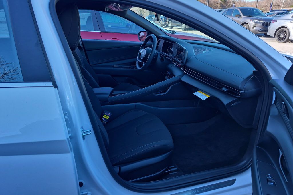 New 2026 White Hyundai SEL Sport image 20