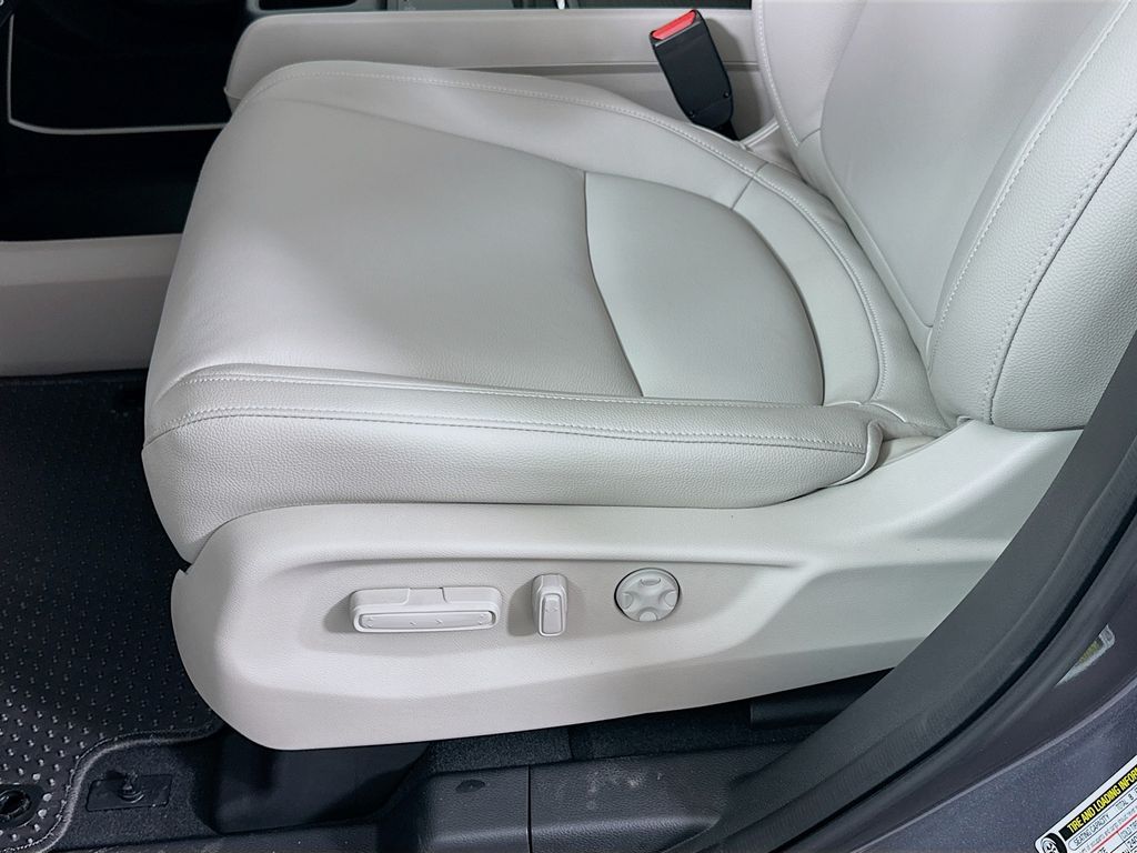 Thumbnail: 2026 Honda Odyssey - 20