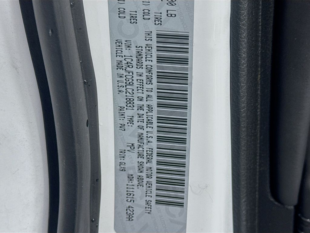 Used Car 2020 Jeep Grand Cherokee  Overland For Sale Under $30,000 In Austin, Texas