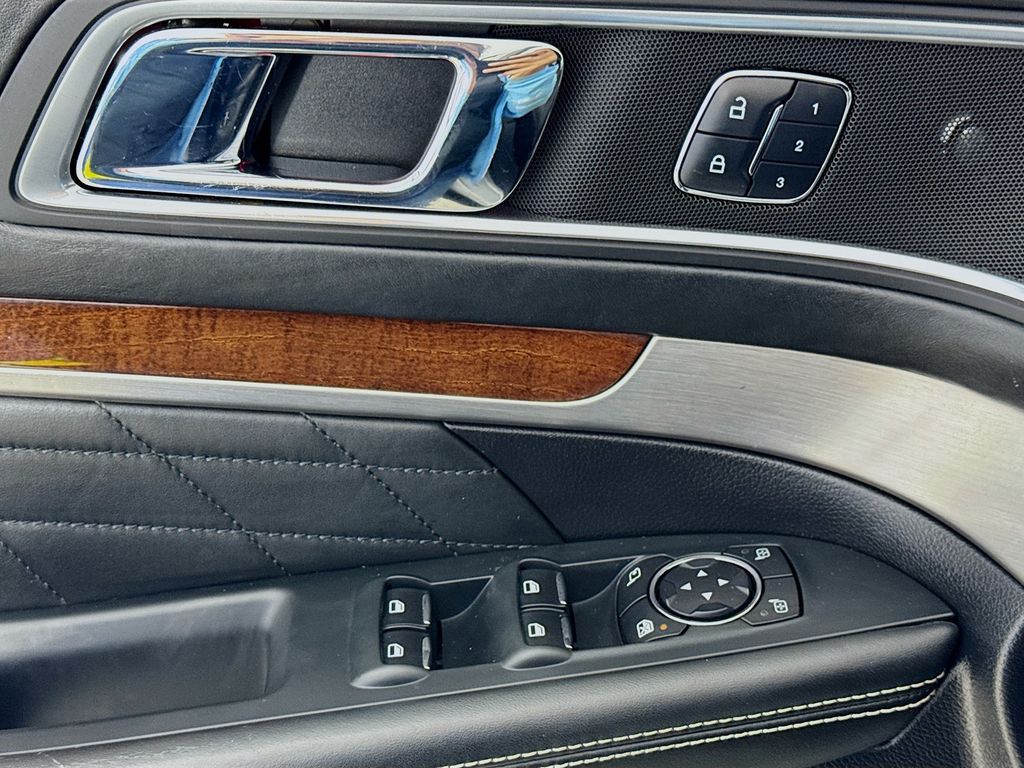 Used Car 2016 Ford Explorer  Platinum For Sale Under $20,000 In Austin, Texas