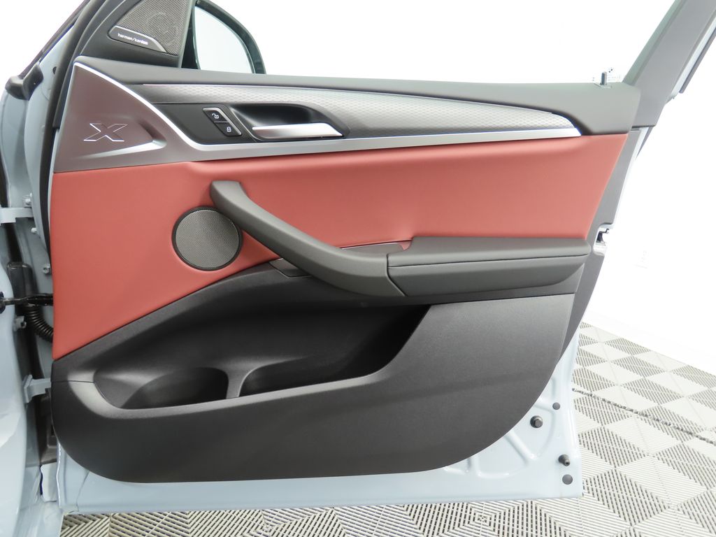 2025 BMW X4 xDrive30i 26
