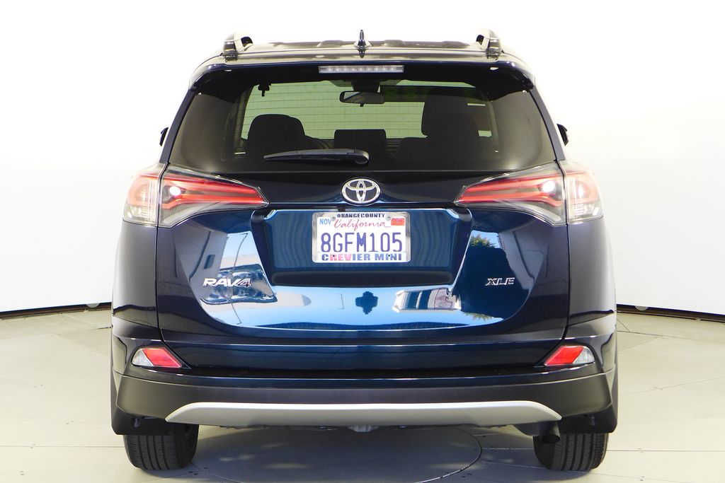 Thumbnail: 2018 Toyota RAV4 - 8