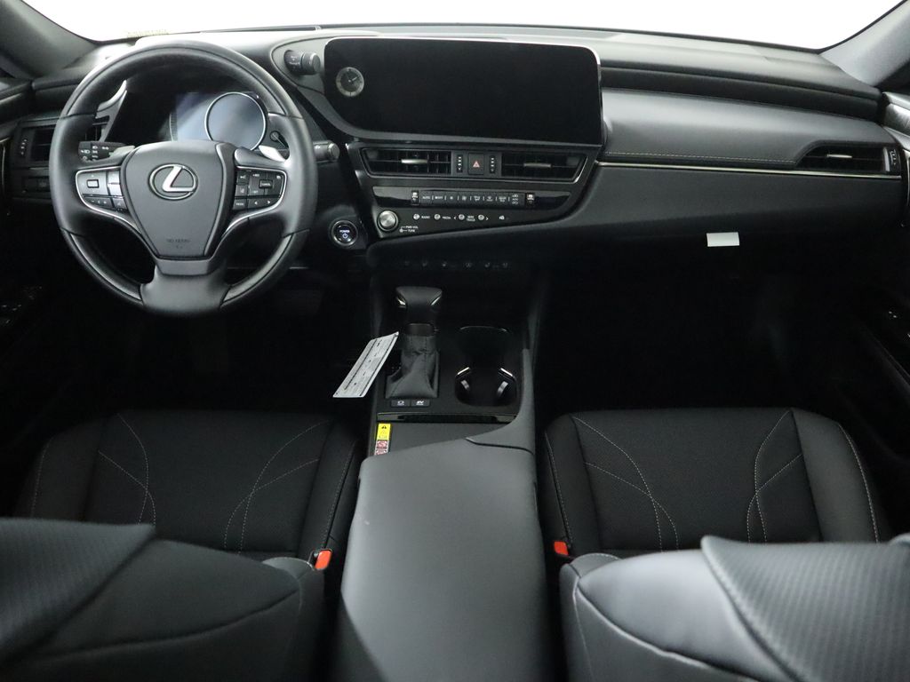 Used 2025 White Lexus 300h Luxury image 14