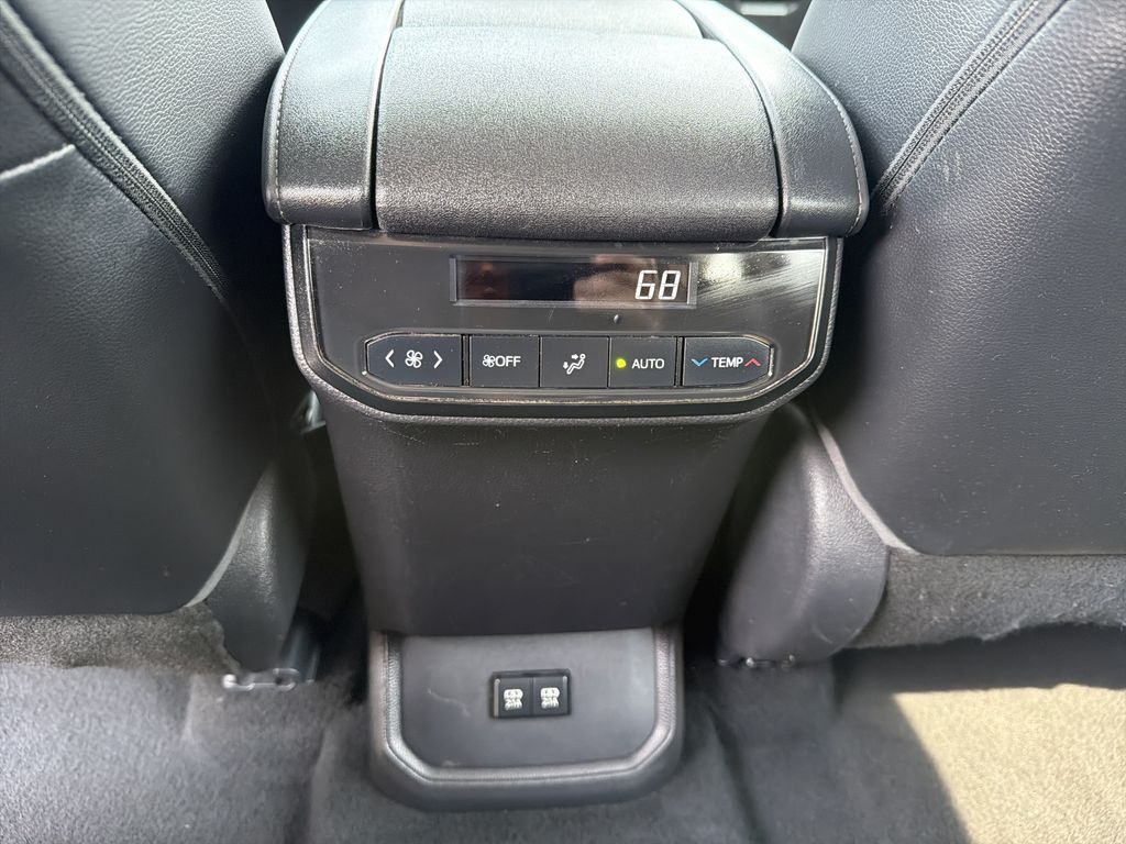 Used 2021 Toyota Highlander Hybrid SUV