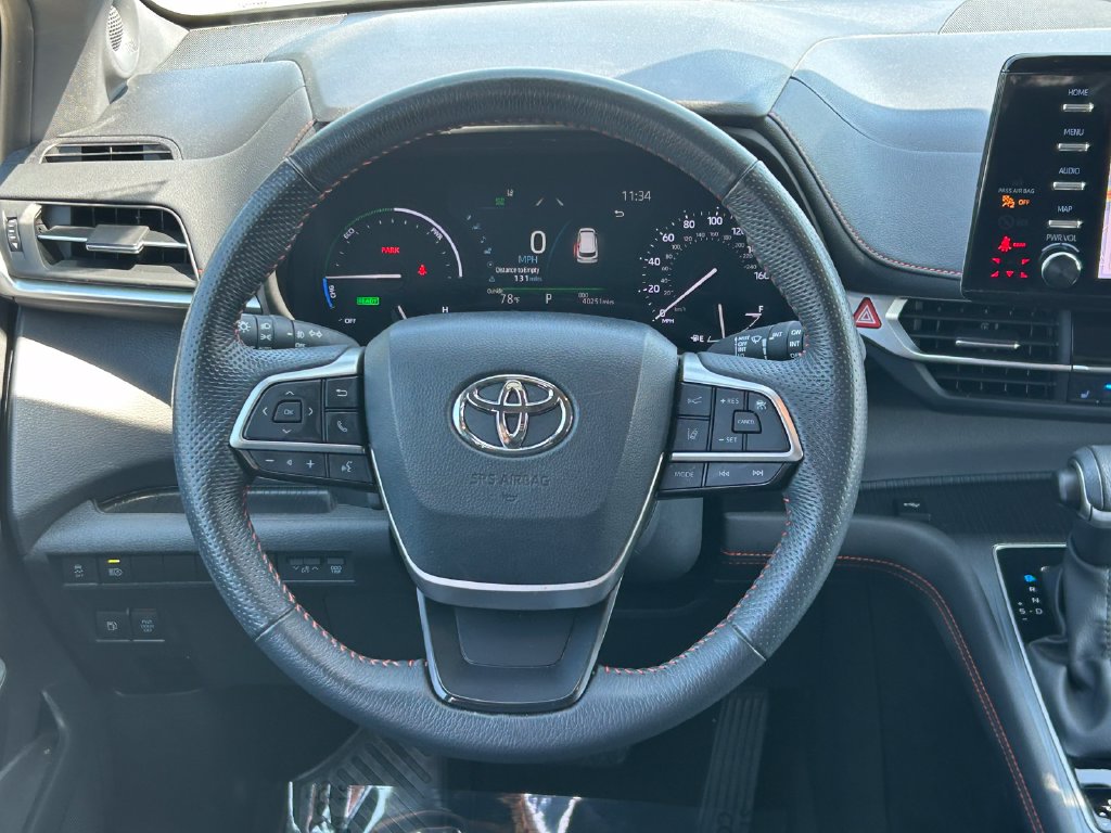 Used 2024 Toyota Sienna Van