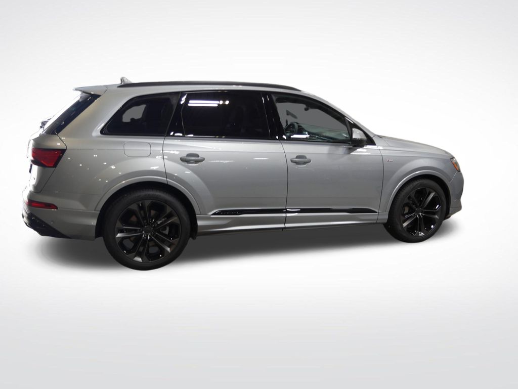 Thumbnail: 2026 Audi Q7 - 6