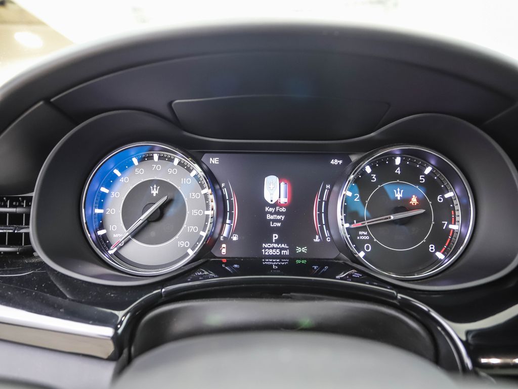 Thumbnail: 2022 Maserati Quattroporte - 13