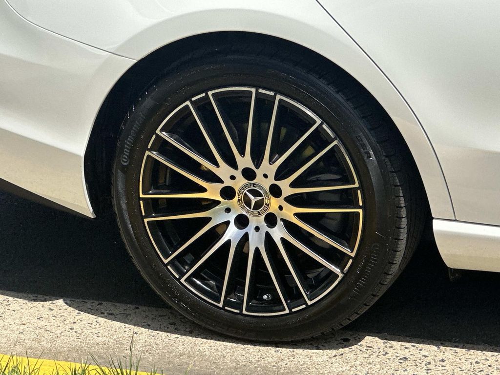 Thumbnail: 2025 Mercedes-Benz C-Class - 11