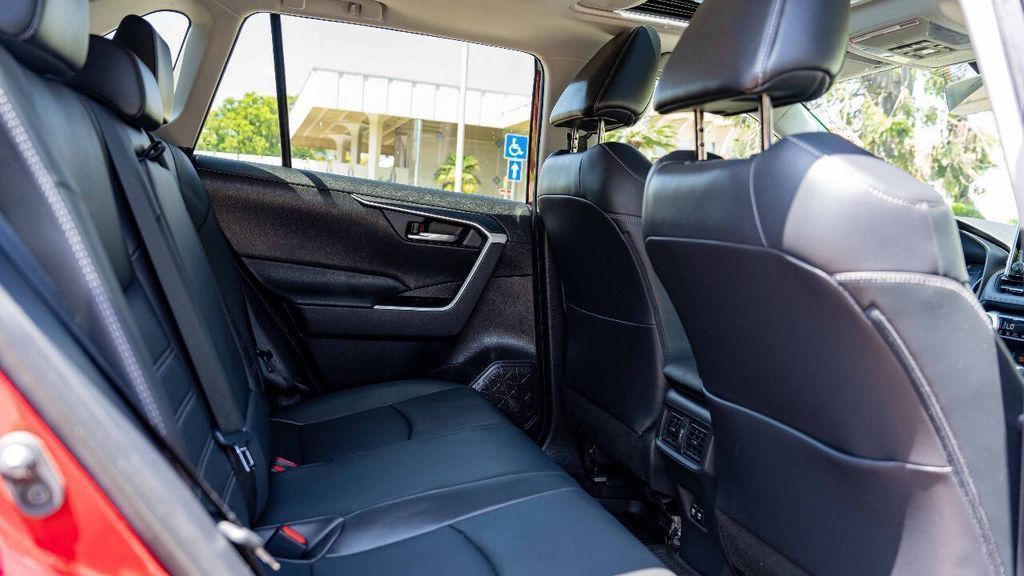 Used 2020 Toyota RAV4 XLE Premium 4D Sport Utility