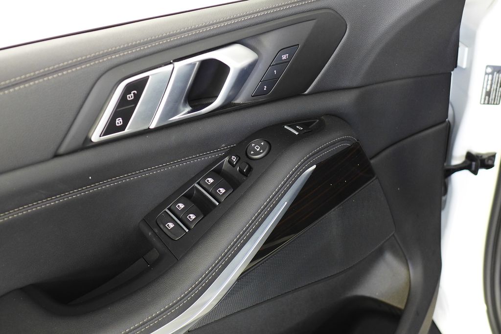 Thumbnail: 2023 BMW X5 - 12