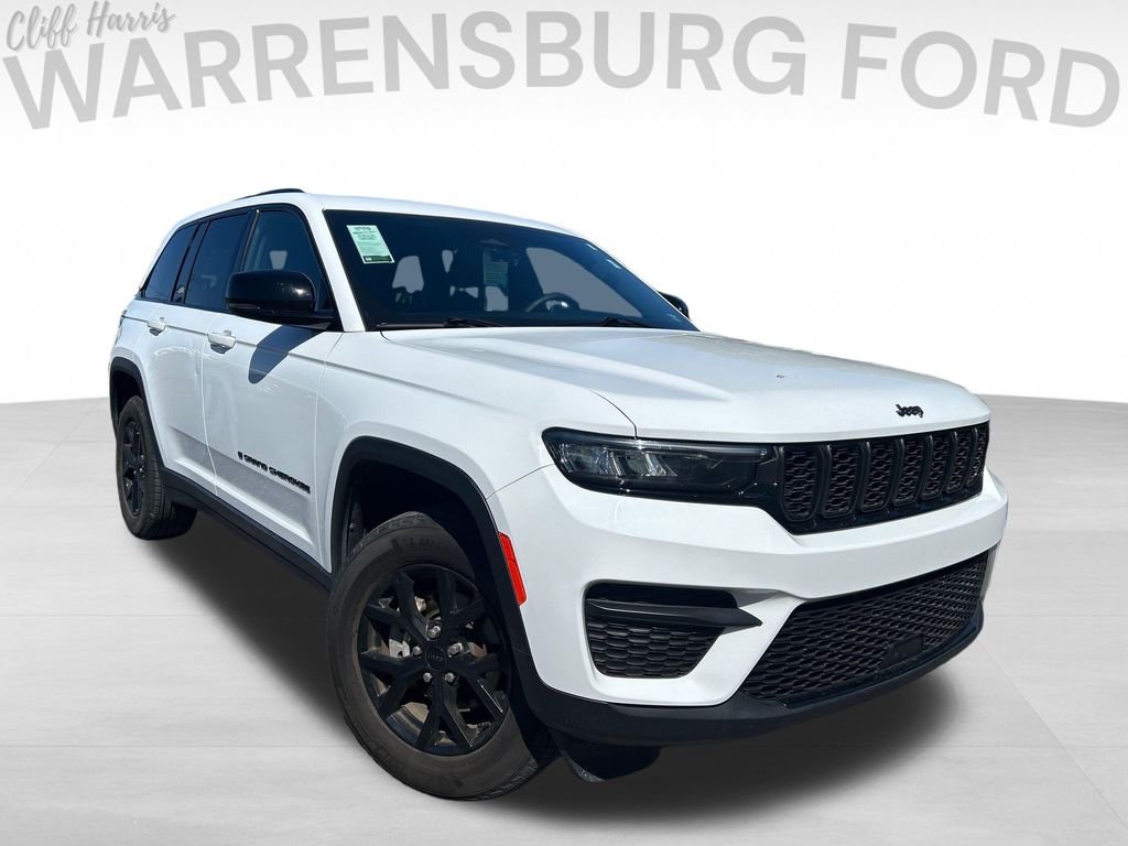 Bright White Clearcoat 2025 Jeep Grand Cherokee SUV / Crossover Four-Wheel Drive 8-Speed Automatic