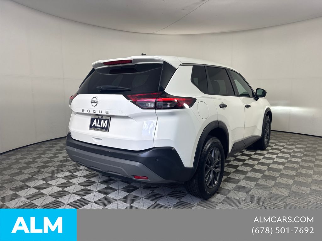 Used 2022 White Nissan S image 6