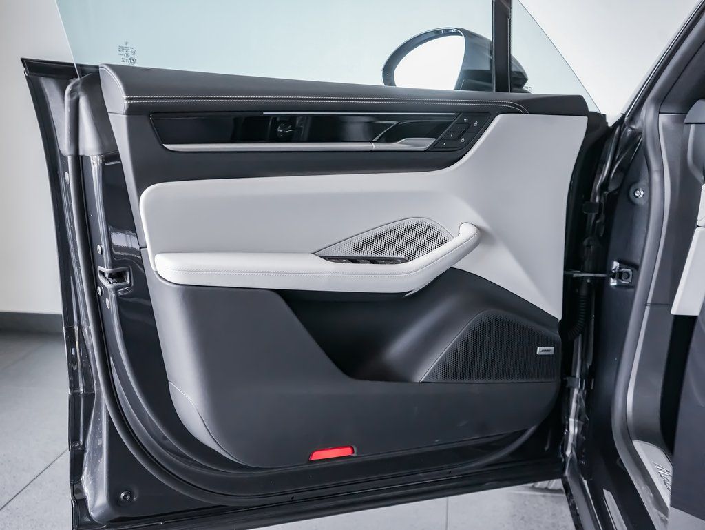 New 2026  Porsche 4S image 12