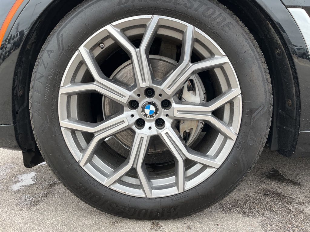 Thumbnail: 2022 BMW X7 - 13