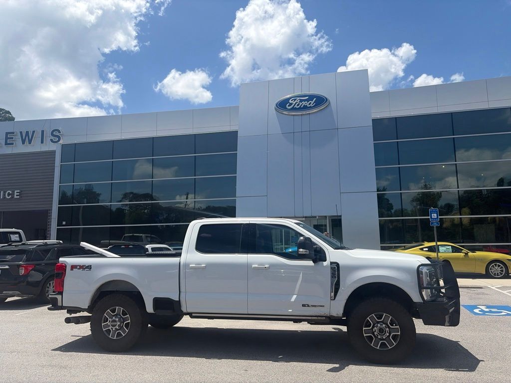 2026 Ford F-350 Super Duty LARIAT