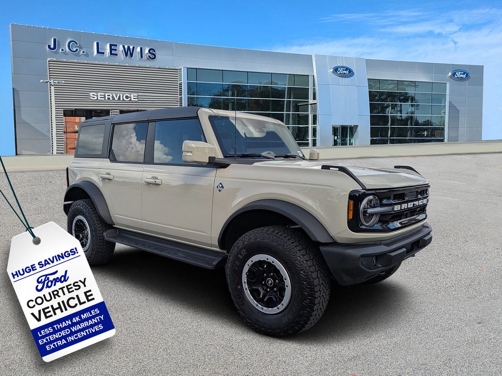 2025 Ford Bronco Outer Banks