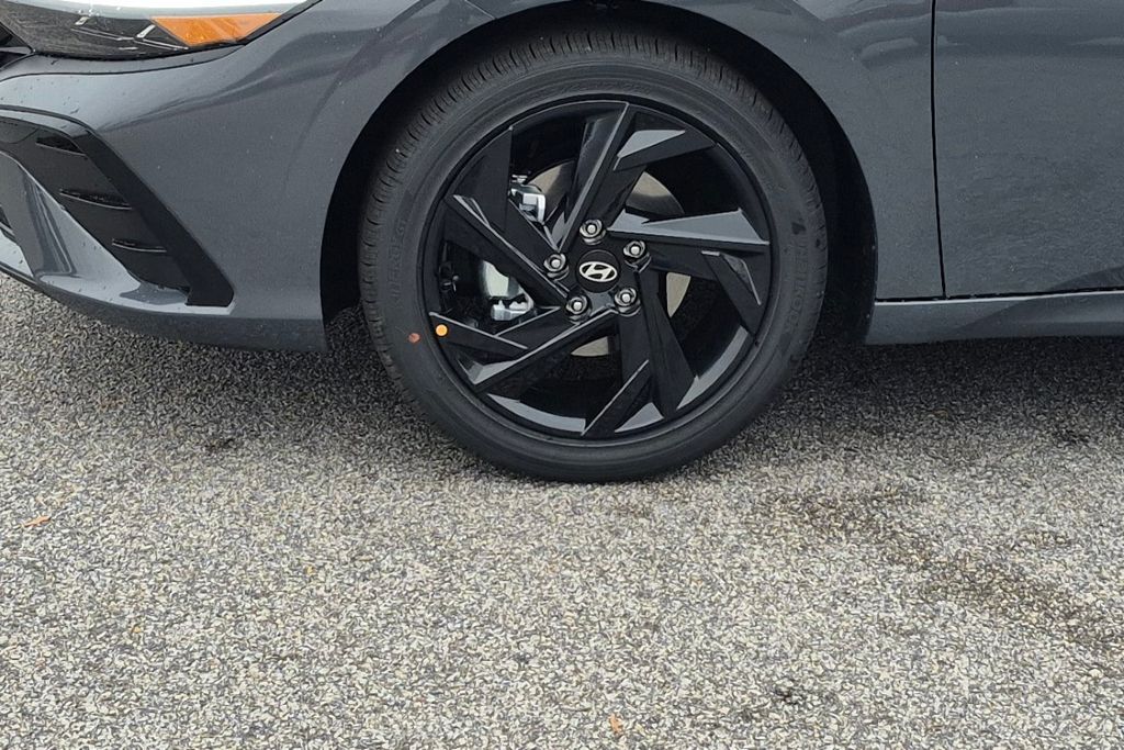 New 2026 Gray HYUNDAI SEL Sport Plus image 11