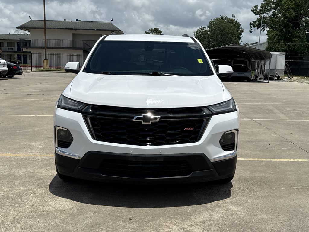 2023 Chevrolet Traverse RS White at Community Kia