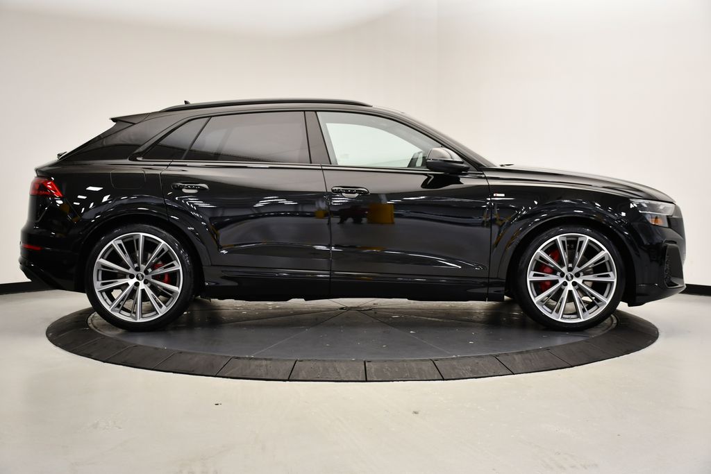 Thumbnail: 2026 Audi Q8 - 6