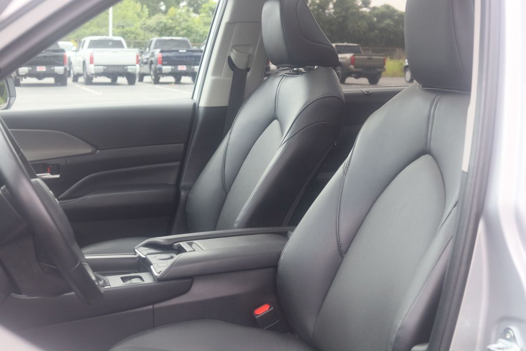 Used 2025 Toyota Grand Highlander SUV