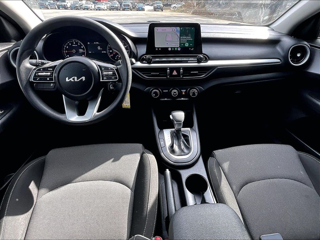 2024 Kia Forte — photo 21