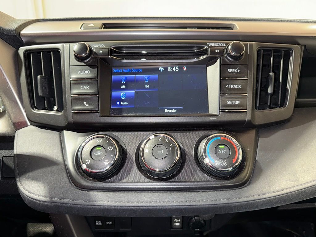 Thumbnail: 2017 Toyota RAV4 - 25