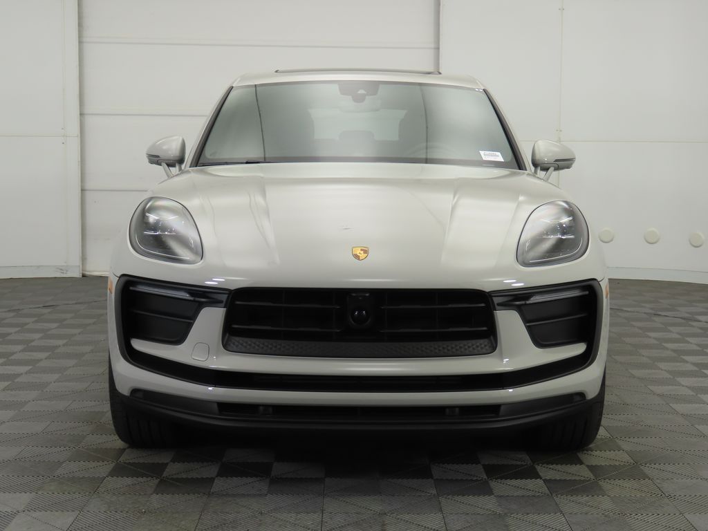 Thumbnail: 2025 Porsche Macan - 10
